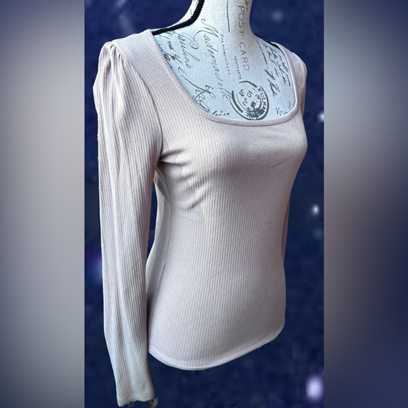 J. Crew Scoop-Neck Ribbed Top
Medium
New with Tag / Never Worn
Pale Pink - Picture 4 of 10